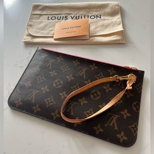 Louis Vuitton Neverfull Pouchette